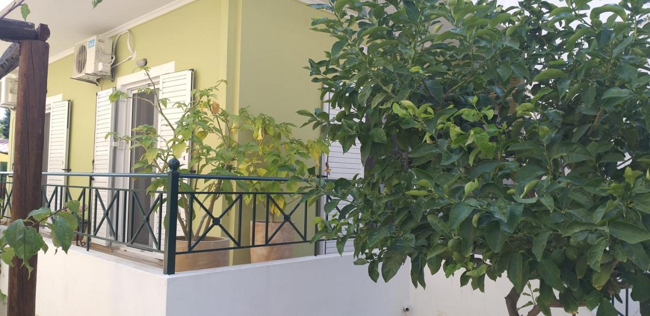 Vicky'S Place,Near Athens Airport Koropion Exterior photo